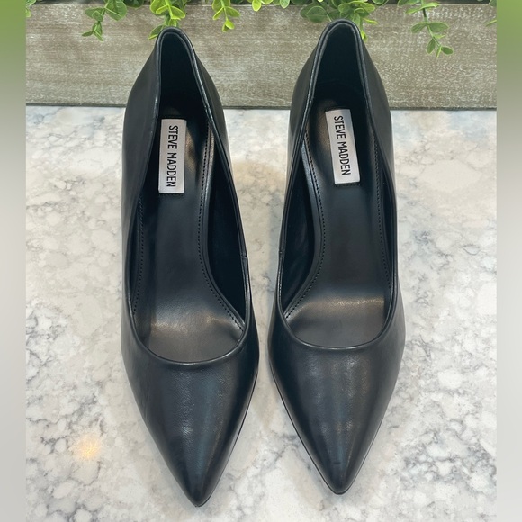 NWOT Steve Madden Black Leather Pointed Tie Stiletto Pumps, Size 9.5 - Picture 2 of 7